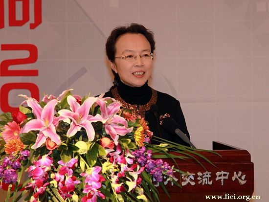 “第八届中国文化产业新年论坛”于2011年1月8日-9日在北京召开。上图为中共河北省秦皇岛市委常委、宣传部部长时晓峰。