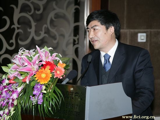 “第八届中国文化产业新年论坛”于2011年1月8日-9日在北京召开。上图为人民大学出版社总编辑周蔚华。"