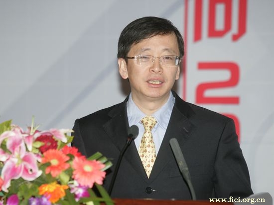 “第八届中国文化产业新年论坛”于2011年1月8日-9日在北京召开。上图为北京大学文化产业研究院副院长陈少峰。"